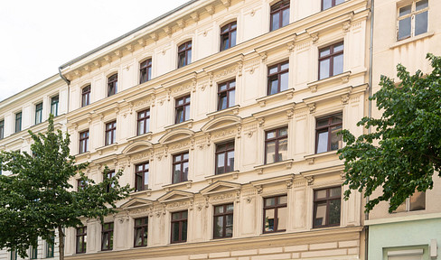 Hedwigstr. 2 room kitchen bathroom looking for reliable tenant