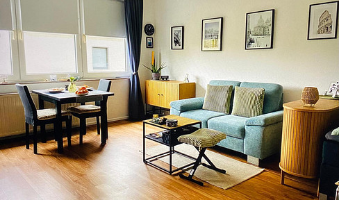 Attention singles! Ratingen! Refurbished 1-room apartment with small kitchen and bathtub