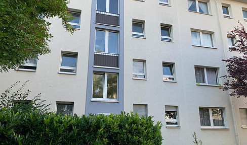 Bright 2-room apartment in the desirable Bornheim district _ no agency fees!