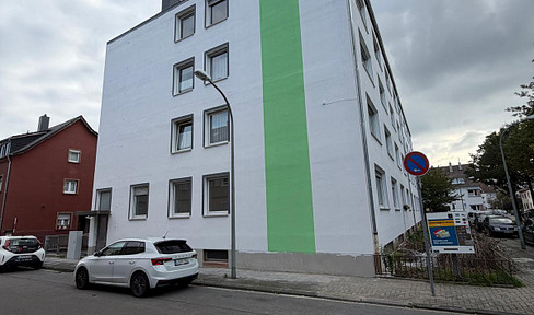 Refurbished 2-room apartment