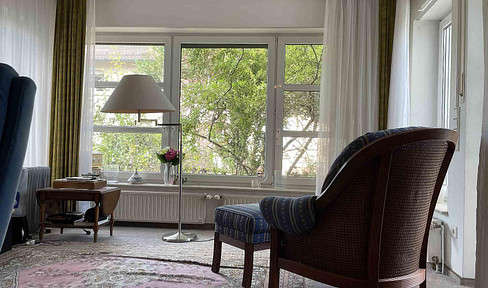 Zweifamilienhaus mit großem Garten