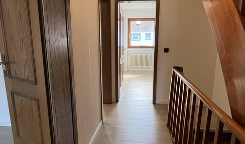 Mid-terrace house for sale from private owner
