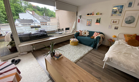 Vacant attic apartment with 2 balconies (3.74 % return on rent) in Bonn - Poppelsdorf