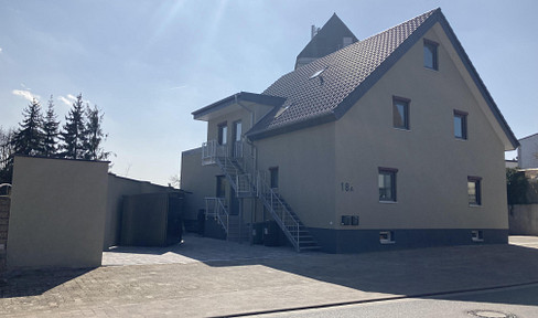 As-new 4-room apartment with balcony in energy-efficient apartment building