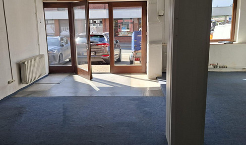 Commercial space with potential close to the center in Mölln