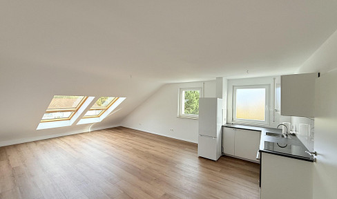 Modern 2.5-room top-floor apartment with fitted kitchen and top location in Esslingen