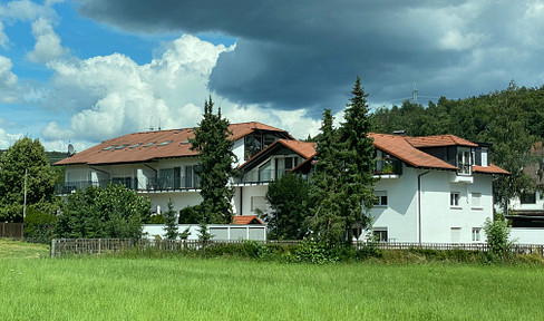Großzügige, gepflegte 2 -Zimmer Wohnung mit großer Terrasse in Hofheim OT Wildsachsen