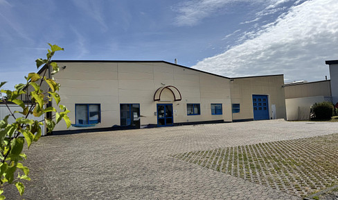 Production and logistics hall, directly on the A3, 1100 sqm, 20 parking spaces, condition TOP maintained