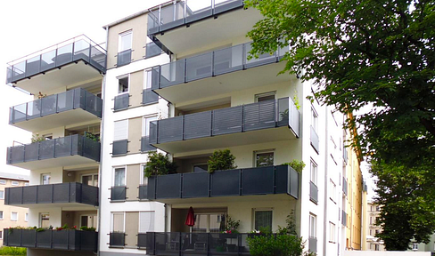 Geschmackvolle 3-Raum-Wohnung inkl. Einbauküche und 2 Balkon Erstbezug nach Sanierung