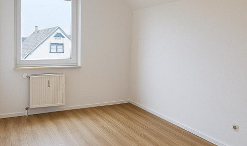😎 Bright room in a shared apartment – All-inclusive – Central Leimen – €590 per month (including utilities) in a 5-person apartment. 🍹