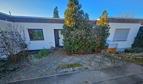 Charmanter Reihen-Bungalow mit Garten in verkehrsberuhigter und familienfreundlicher Wohnlage