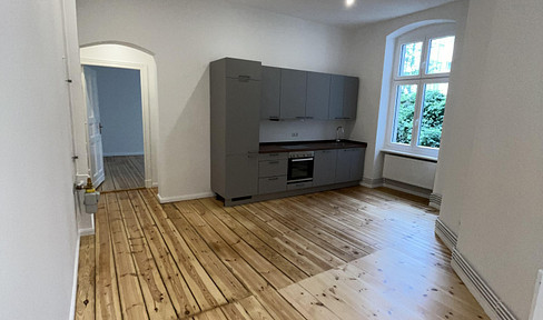 Freshly renovated 2-room apartment in the heart of Charlottenbug - Available immediately!