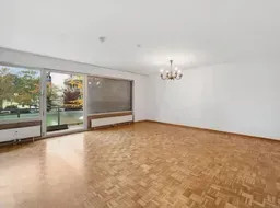 Bright, spacious apartment with approx. 89 m² living space and garage parking space in Düsseldorf-Lichtenbroich