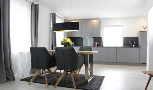 Sunny apartment with a terrace, located in a beautiful complex near a nature reserve.