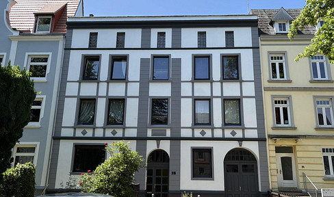Rented investment property in a quiet location close to the city with a factor of 17.4