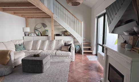 Spacious 4-room condominium with gallery, terrace & garage in Neuss-Pomona - commission-free