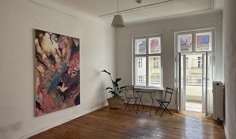 Ready-to-occupy bright 2-room apartment in an old building near Charlottenburg Palace (commission-free)