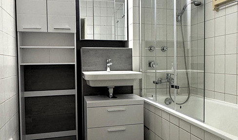 Erstbezug nach Renovierung: Helle 2-Zimmer-Wohnung mit großem Balkon und moderner Ausstattung
