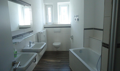 3-room apartment with balcony and fitted kitchen