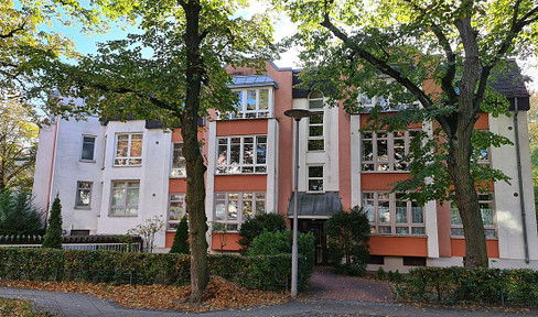 Quiet, bright, beautiful, 3 room terrace apartment in Berlin, Lankwitz