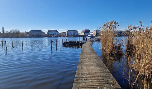 For sale by owner - Modern, barrier-free, and move-in ready 2-room apartment with a view of the Dahme lake.