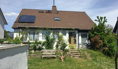 Detached house with pool in Heusenstamm Rembrücken