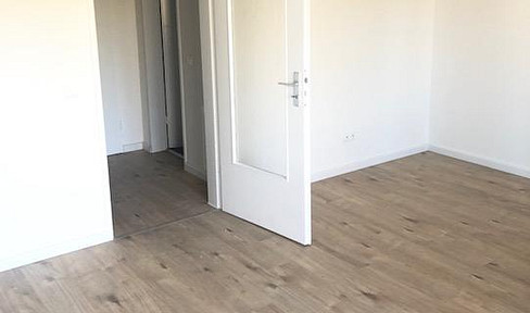 Stylish 1-room apartment with fitted kitchen and balcony in Unterbilk-Hafen