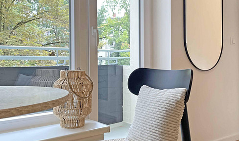 Free of commission: Core-renovated city apartment with south-facing balcony in a beautiful neighborhood location