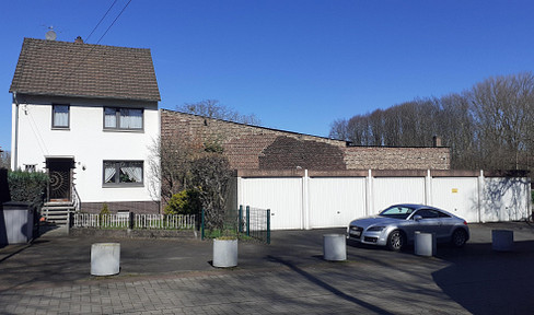 Existing house in prime/grown-up Rhine location with additional building plot/4 garages