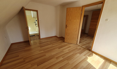 2-Zimmer Dachgeschosswohnung mit Balkon in Fußgängerzone in Bad Cannstatt