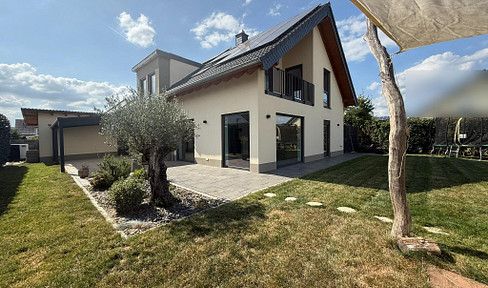 Exclusive & energy-efficient: modern detached house (built in 2019) with PV, air conditioning & smart home