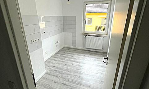 Renovated 2 room apartment - kitchen, hallway + bathroom - central location - good public transport connections