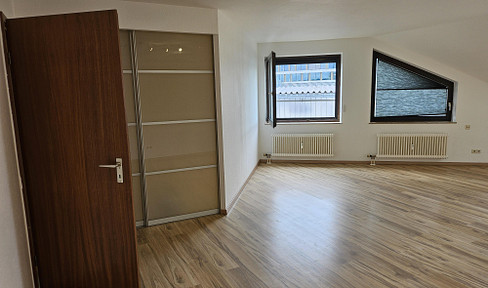 Newly renovated! Charming 2.5 room apartment in the center of Leonberg!