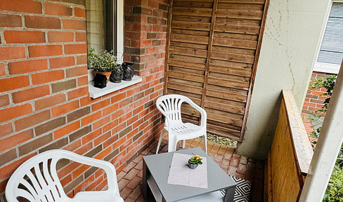 Chic single apartment with terrace and private duplex parking space