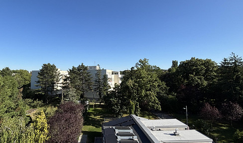 Free of commission! Newly built apartment with balcony in a quiet green area