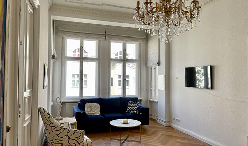 Bright 3-room apartment with old building charm and balcony in Wilmersdorf