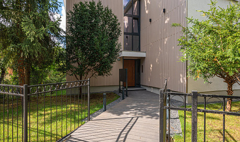 2-room 64 m² apartment, green and central - first occupancy after renovation