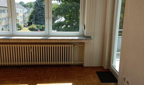 Modern 3-room apartment with balcony and loggia in a quiet location
