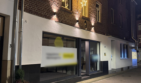 Modern office space in a busy central city center location with shop windows in Heinsberg