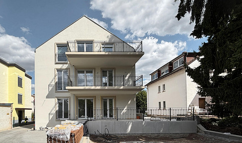 Erstbezug ab März 2026! Hochwertige 3-Zimmer-Neubauwohnung mit großer Terrasse im EG