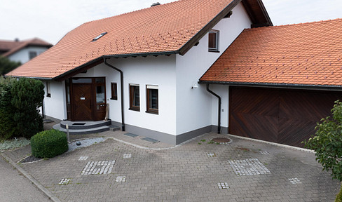 Attractive detached house in a sunny location-Perfect for families -PROVISION FREE-