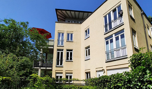 Bright and quiet apartment with garden