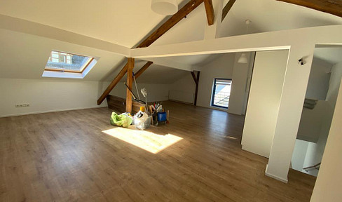 Zentrale DG-Wohnung mit 2 Schlafzimmern in Jünkerath – gemütlich & hell