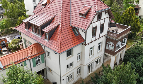 High-quality renovated Wilhelminian-style villa, prime location on the Weißer Hirsch