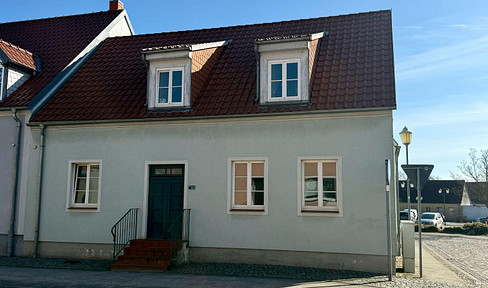 Great apartment building with 4 apartments in Seelow