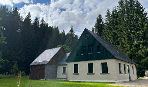 Ready to move in! House on the ridge in the Ore Mountains