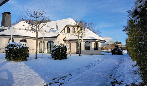 Spacious architect's house in a charming location in Schwerin