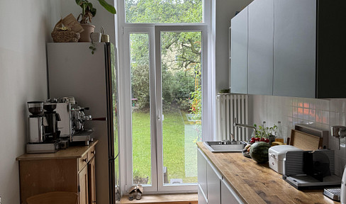 Renovated 3-room garden apartment in an old building near Schloßstraße
