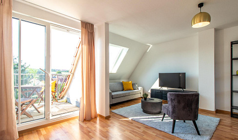 Wunderschöne kompl. neuwertig möblierte Wohnung mit Balkon