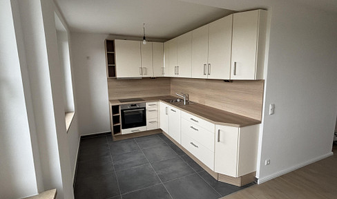 Exclusive 3-room apartment with balcony and fitted kitchen in Hamburg Farmsen